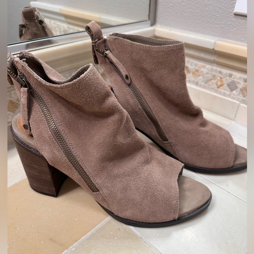 Dolce Vita Tan Peep-Toe Heeled Boots